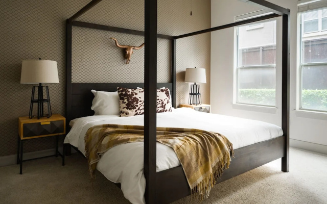 Deluxe Galleria Suites by Sonder