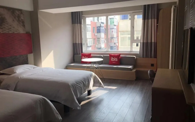 Ibis Hotel (Shenyang North Station South Square)