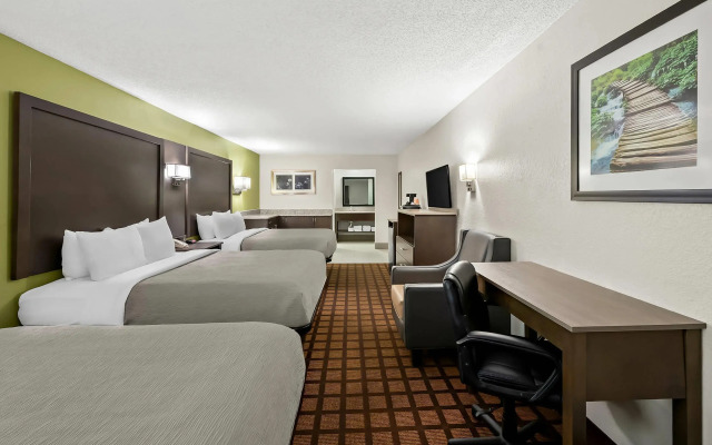 Quality Inn Raeford