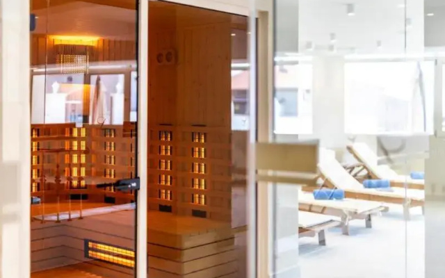 Hotel "Laguna"