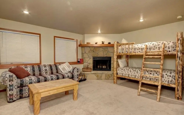 2431 Nansen Court 5 Bedroom Home