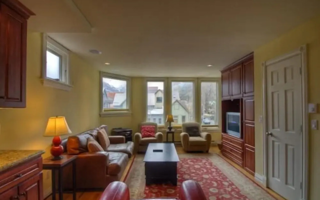 Coronet Creek Retreat