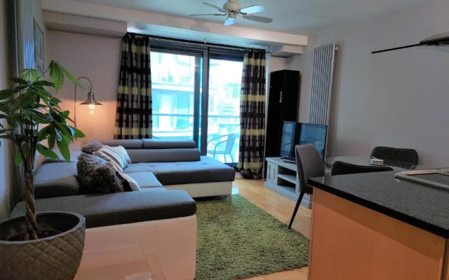 1 Bed Suite, Waterside, Canary Wharf