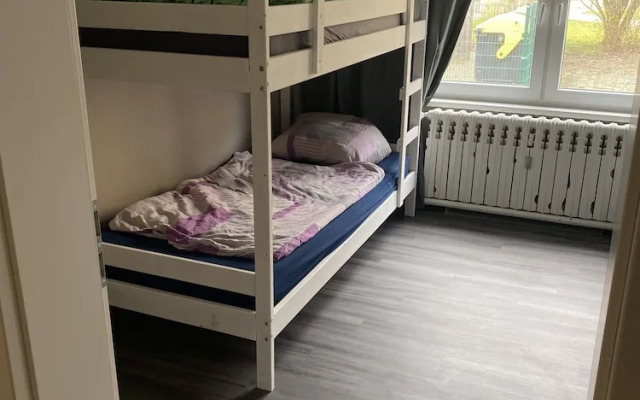 M&R Hostel