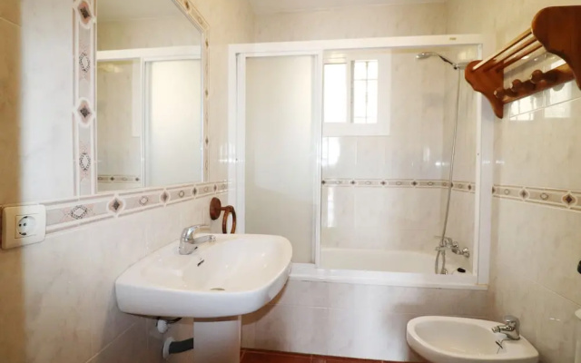 1143 Villa Serymar