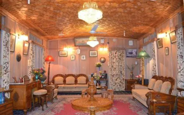 Kings Rose Houseboat