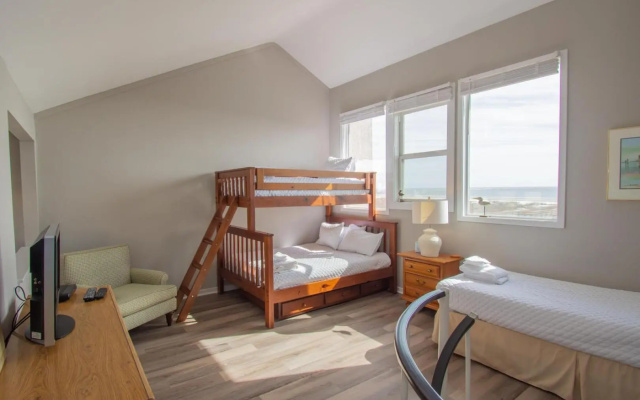 Sunny Condo w/ Gorgeous Ocean Views Near Beach Club, Tennis, & Sandbar
