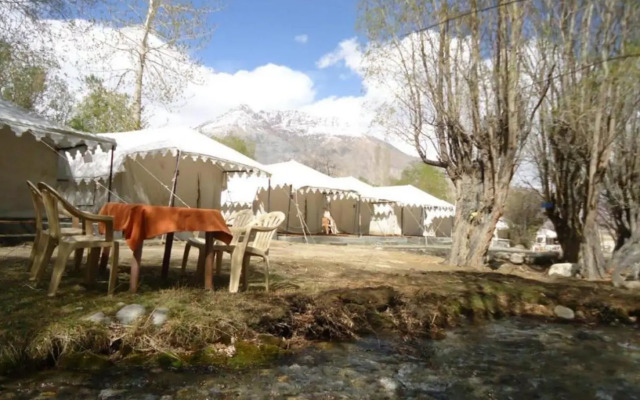 Royal Deluxe Camp