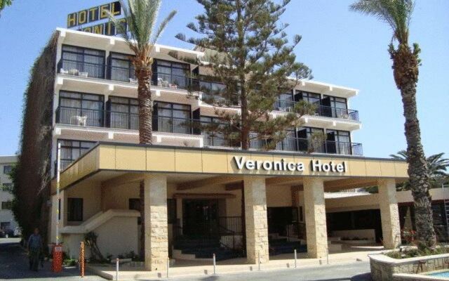 Hotel Veronica вид на фасад