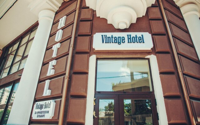Vintage Hotel on French Boulevard вид на фасад