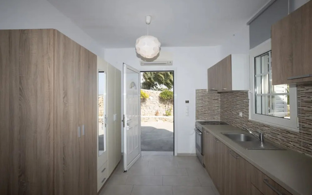 Ginger Gold Apt Getaway with Shared Pool
