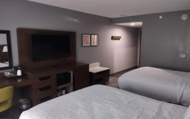 Hampton Inn & Suites Pittsburgh New Stanton