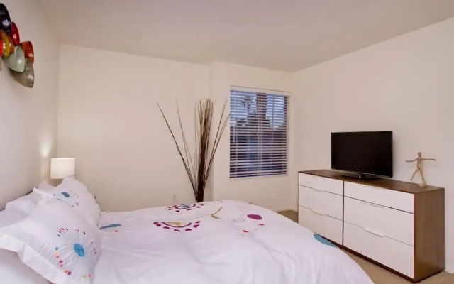 Ultra Chic and Modern By Signature Vacation Rentals