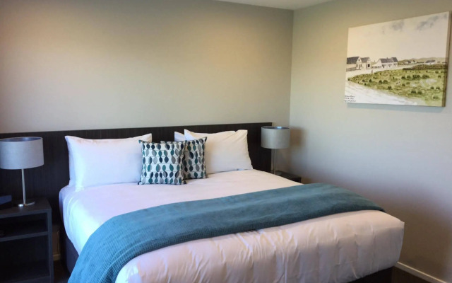 East Pier Hotel