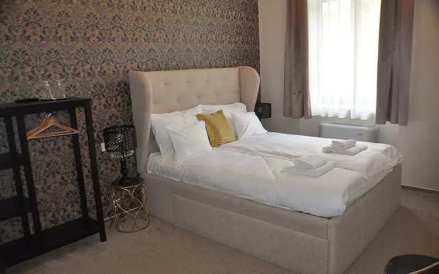 Arch Boutique Hotel