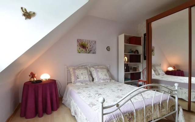 Peaceful Forest Stay in Pedernec