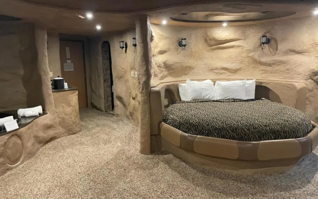 Designer Inn & Suites