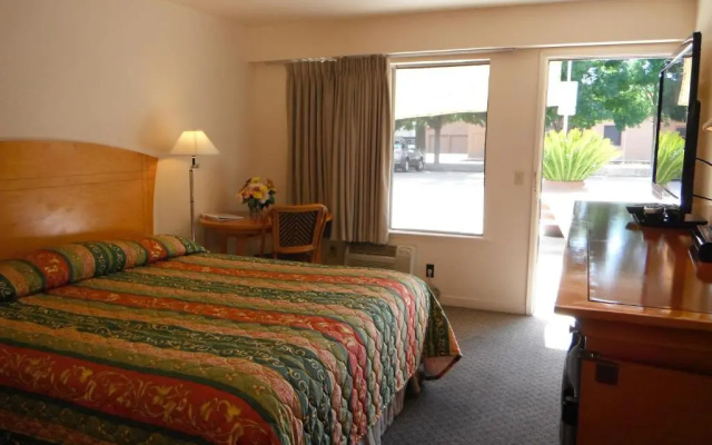 Colusa Riverside Inn