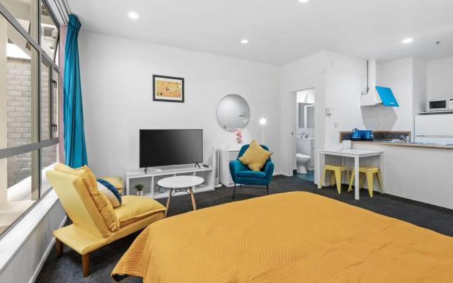 Cosy and central studio