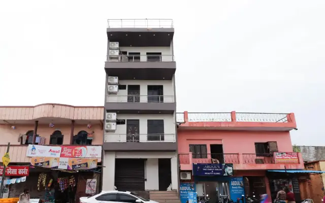 OYO 45265 Aditya Inn