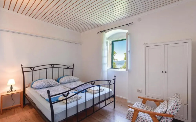 Beautiful Home in Duce With Wifi and 3 Bedrooms