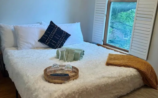 Free Parking - Prime Location - Downtown