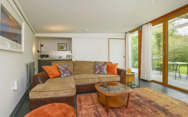3 Newhall Green