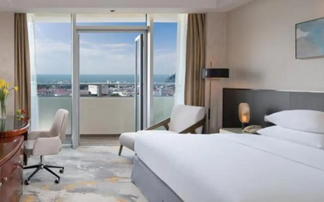 Golden Shining New Century Grand Hotel Beihai