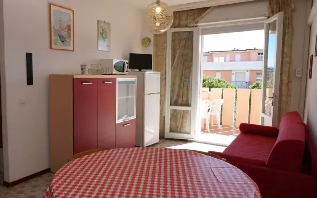 Red Flat With Shared Pool and Private Parking