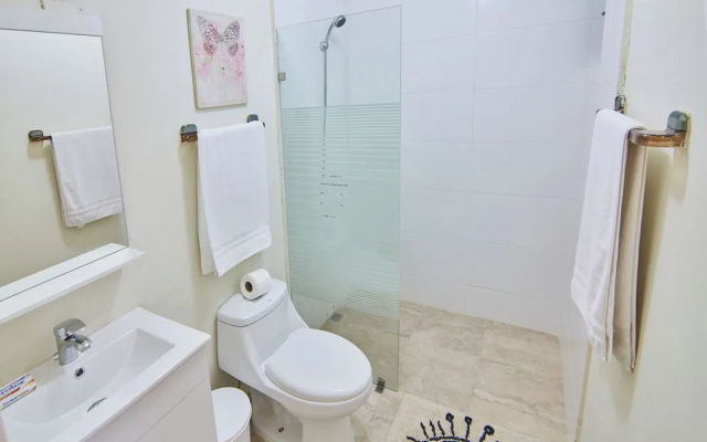 Rentamos Aparta Estudio for Short or lon