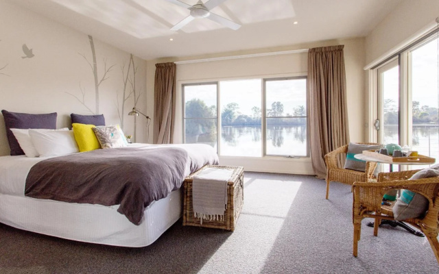Crittenden Lakeside Villas