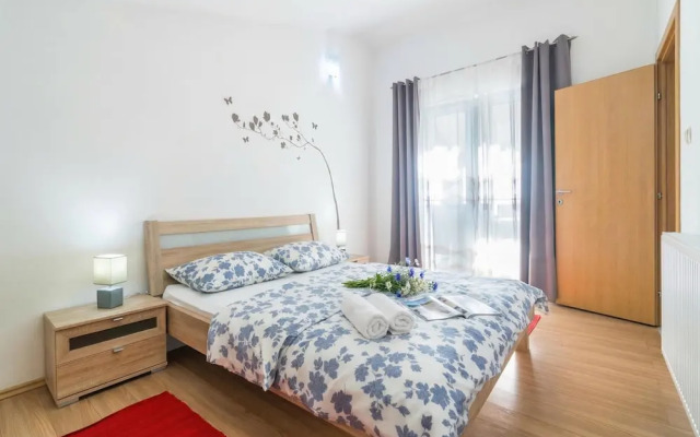 Seabreeze Apartments With Jacuzzi