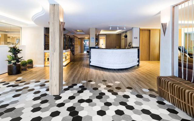 H Hotel