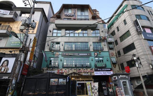 Отель Mamas & Papas Hongdae Guesthouse вид на фасад