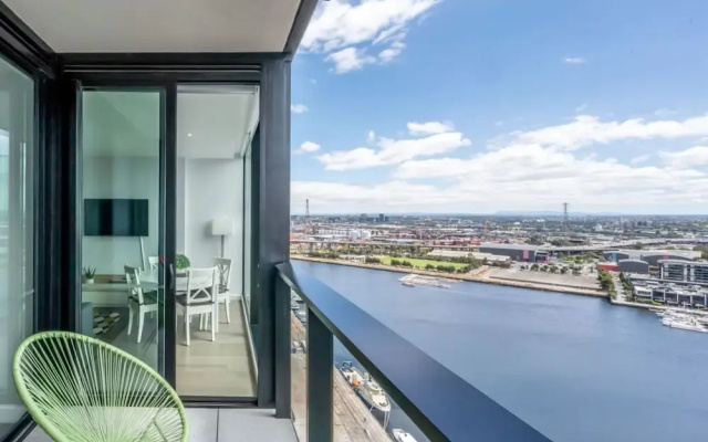 Melbourne Private Apartments - Collins Wharf Waterfront, Docklands