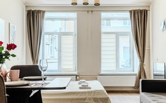Апартаменты на Невском 103