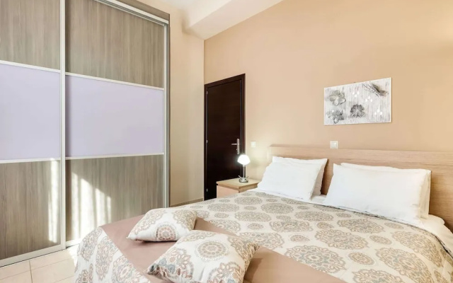 Beautiful Villa in Adelianos Kampos With Pool