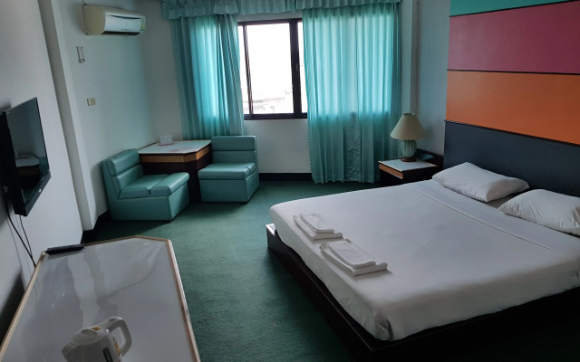 Golden Grand Hotel SHA