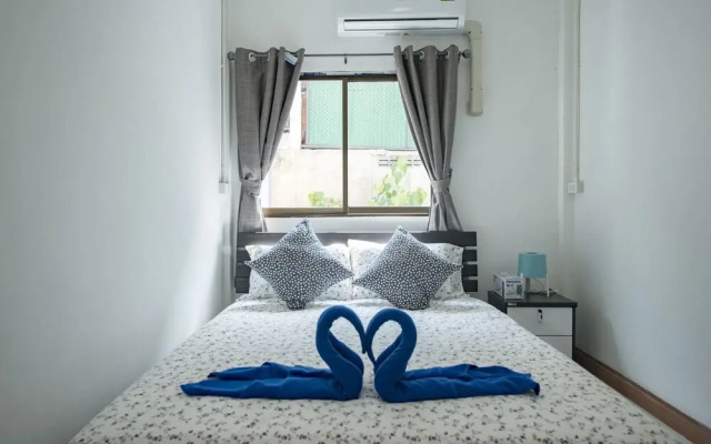 Cozy TownHouse HuaLampong