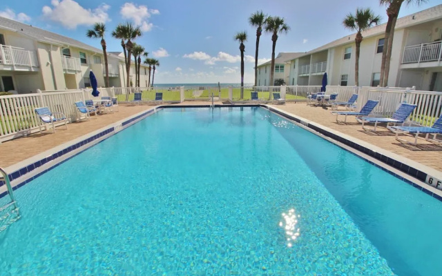 Colony Beach Club 209