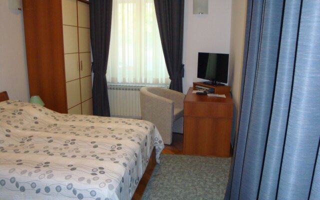 Rooms Europa in Zagreb, Croatia from 91$, photos, reviews - zenhotels.com guestroom