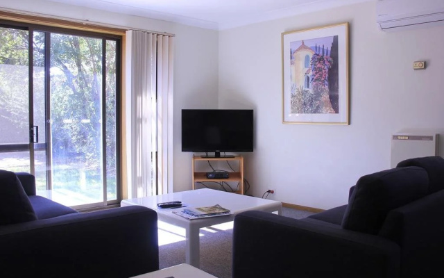 Colonial Motel and Serviced Apartments