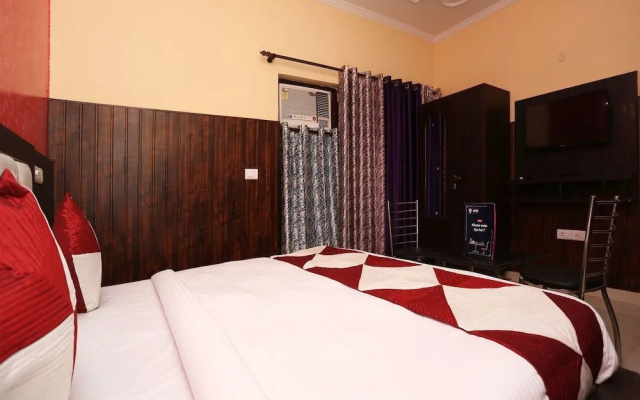 OYO 11556 Om Guest House Residency