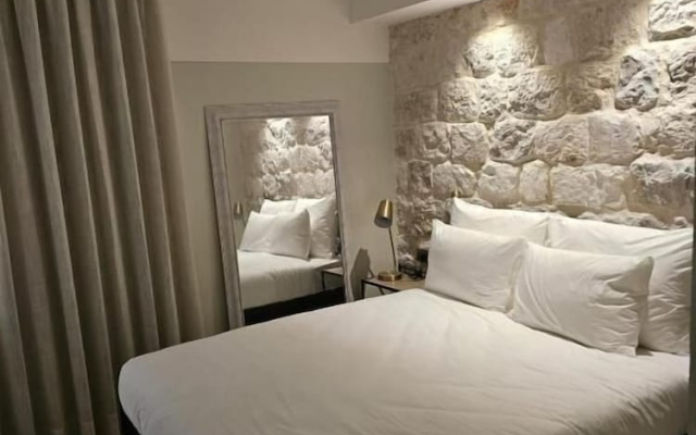 Cohen's boutique hotel