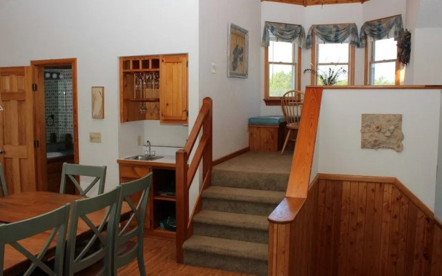Zephyr - 5 Br Home