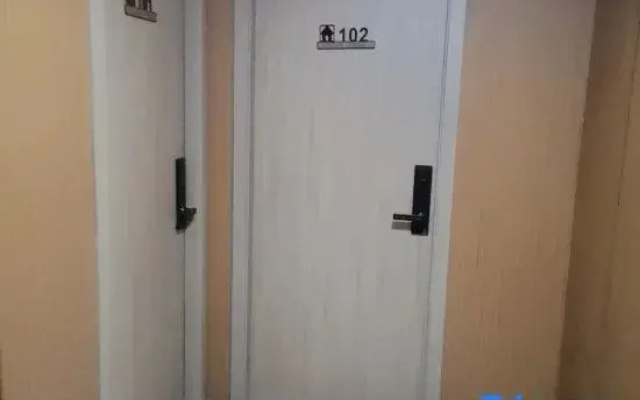 Jiuquan Heshun Business Hotel (Hantang Food City)