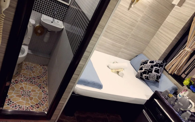 Days Hotel HK - Hostel