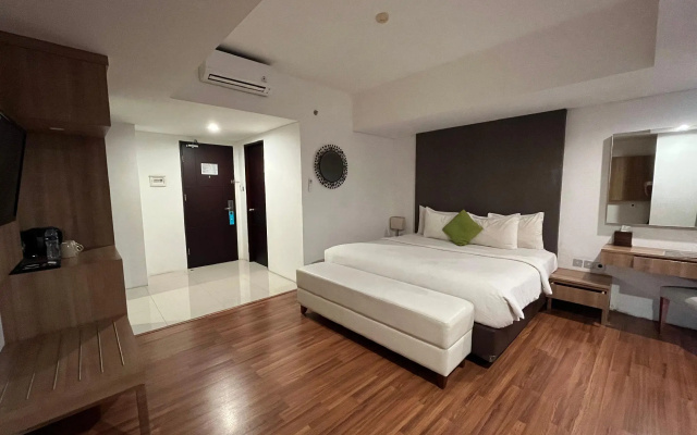 Arch Hotel