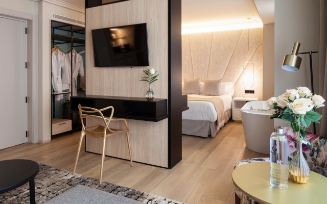 Nivia Born Boutique Hotel