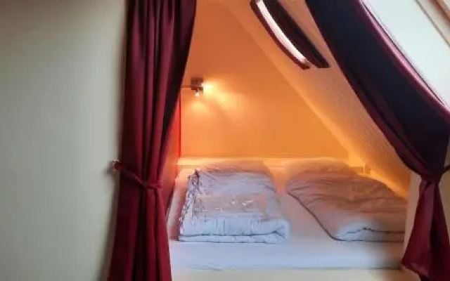 de Opkikker Riant vakantiehuis met jacuzzi in Giethoorn